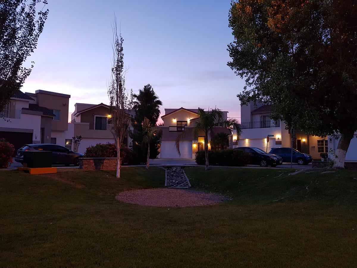 Villa Residencia A 100 Mts Del Consulado Ciudad Juárez Esterno foto